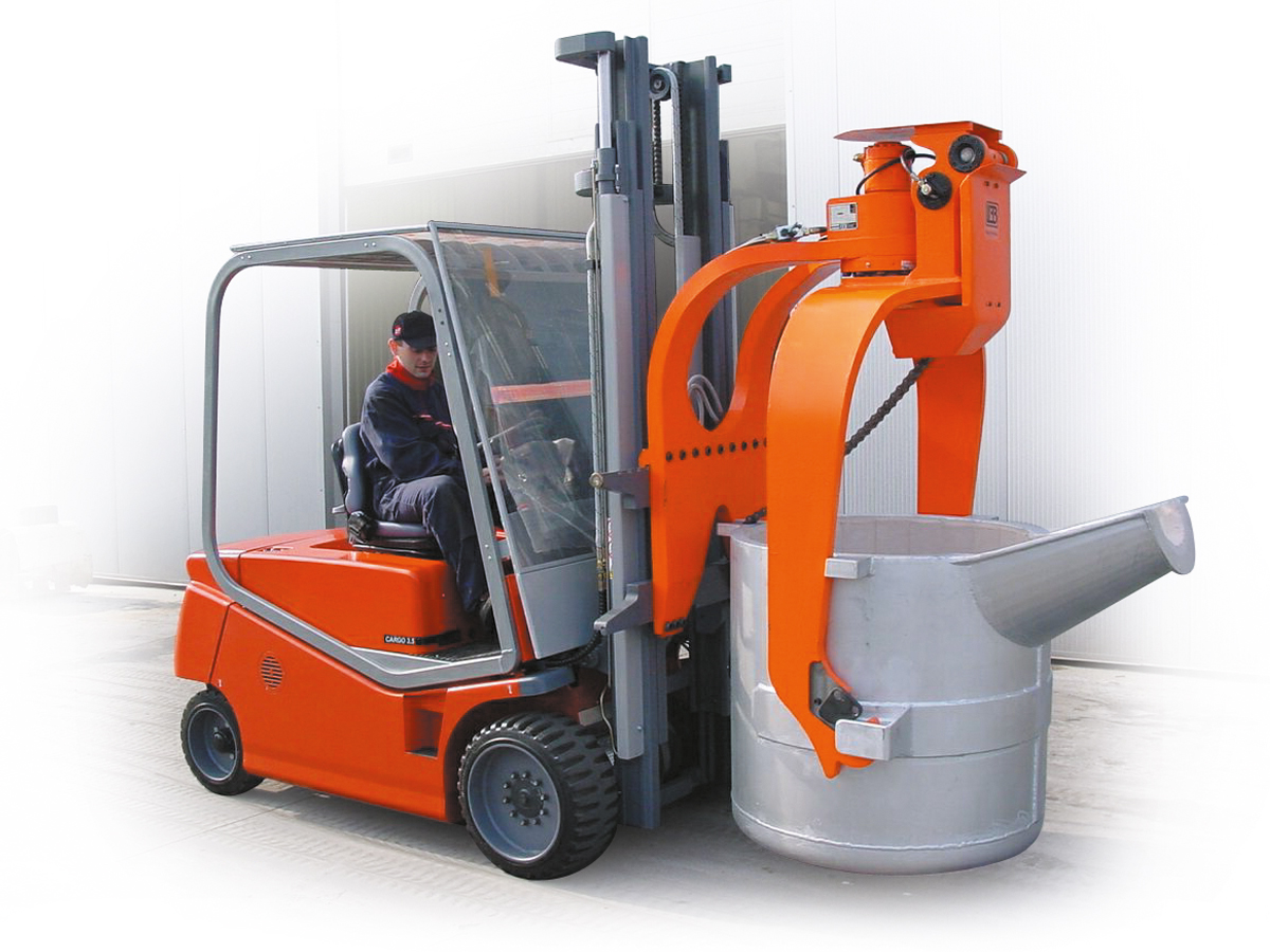 Flüssigmetall-Transport TRANSMETALL TM 1000H IBB Maschinenbau Maulbronn, Pfanneninhalt: 1000 kg Messing, Gießrinne für schwer zugängliche Stellen